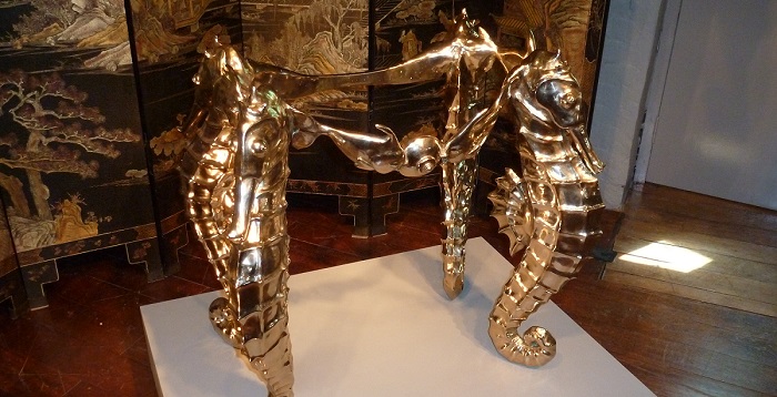 Luxury gols sink stand